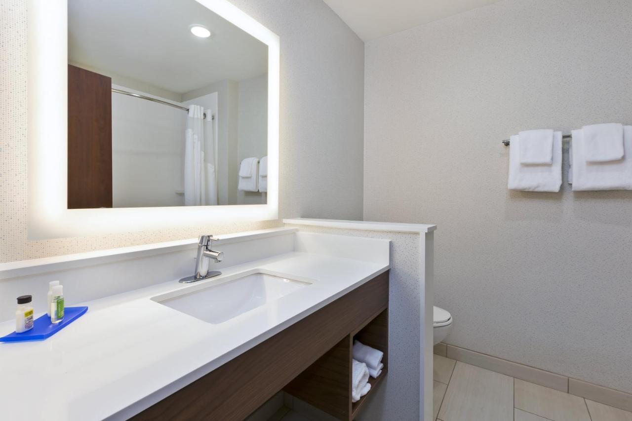 Holiday Inn Express & Suites - Painesville - Concord By Ihg Экстерьер фото